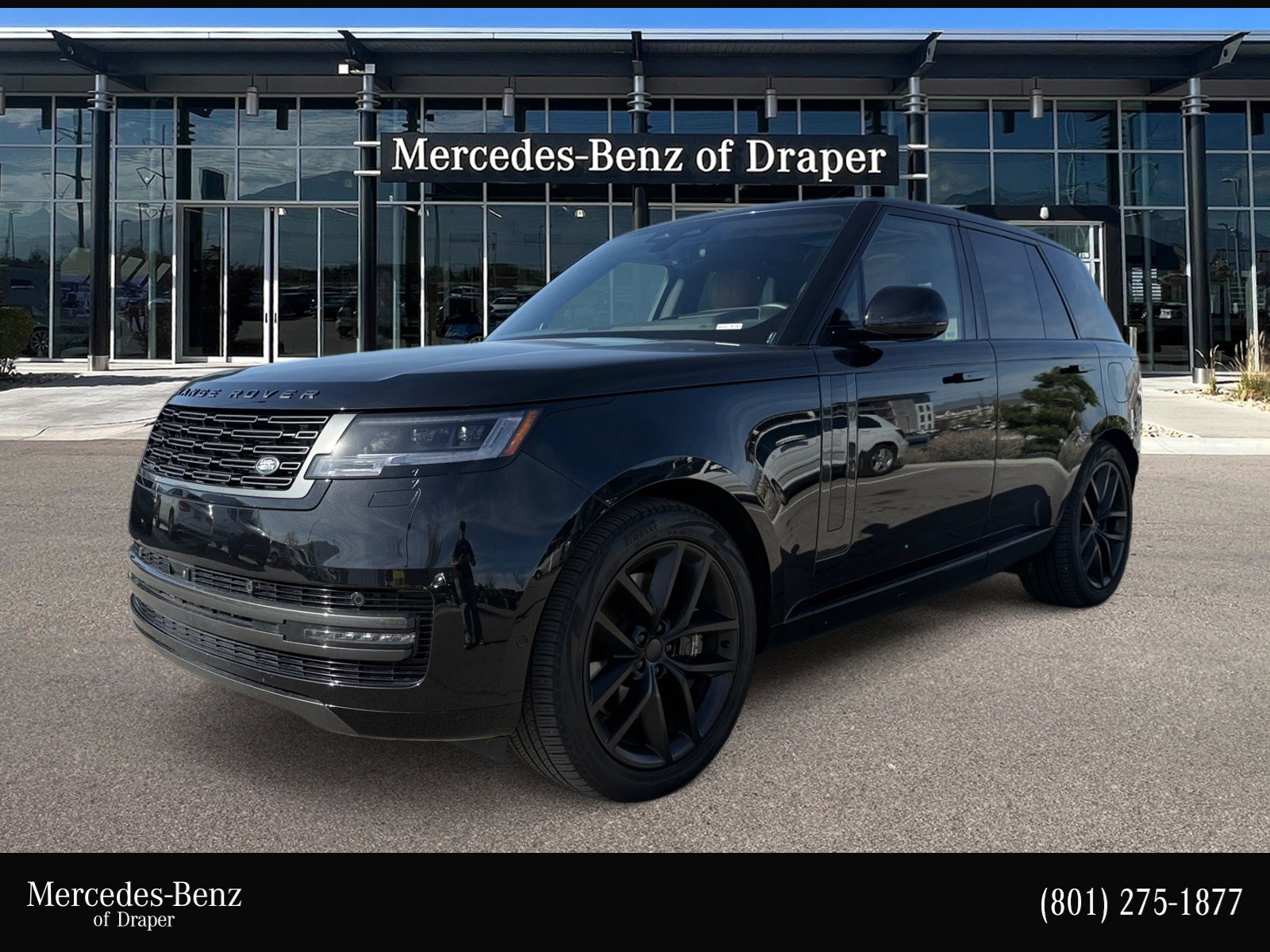 Used 2025 Land Rover Range Rover SE image 1