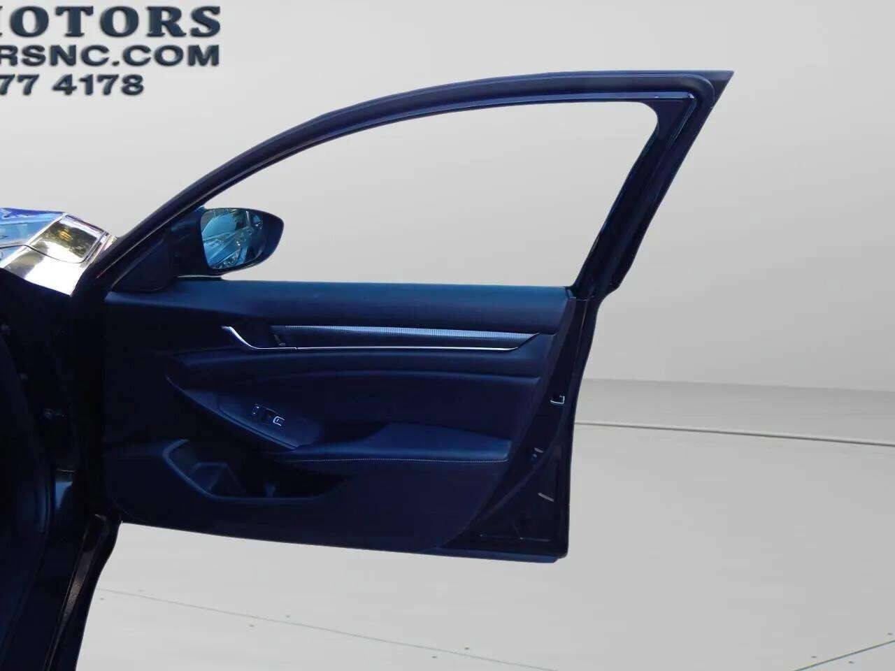 Used 2018 Honda Accord Sport image 42