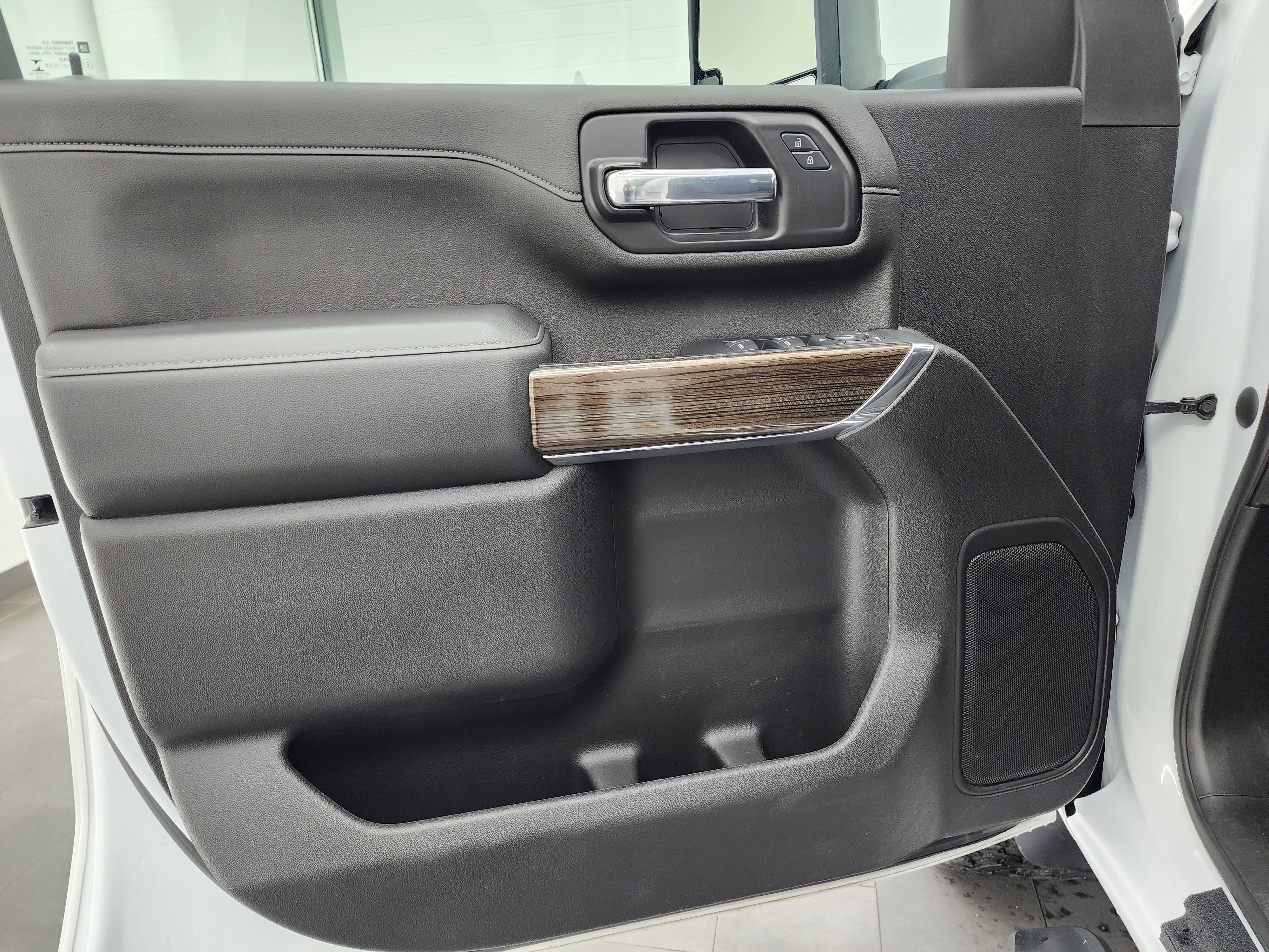 Used 2022 Chevrolet Silverado 2500 LT w/ Convenience Package image 38