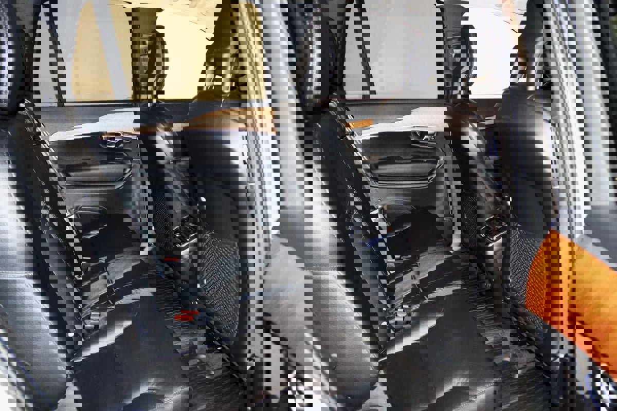 Used 2022 Volvo XC90 T6 Momentum w/ Advanced Package image 59