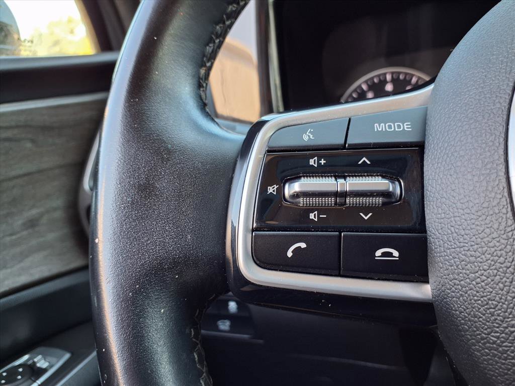 Used 2022 Kia Sorento EX w/ Panoramic Sunroof Package image 14