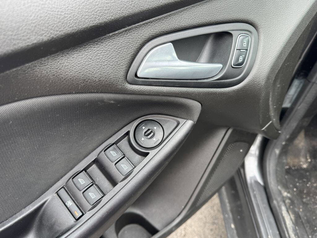 Used 2016 Ford Focus SE image 7