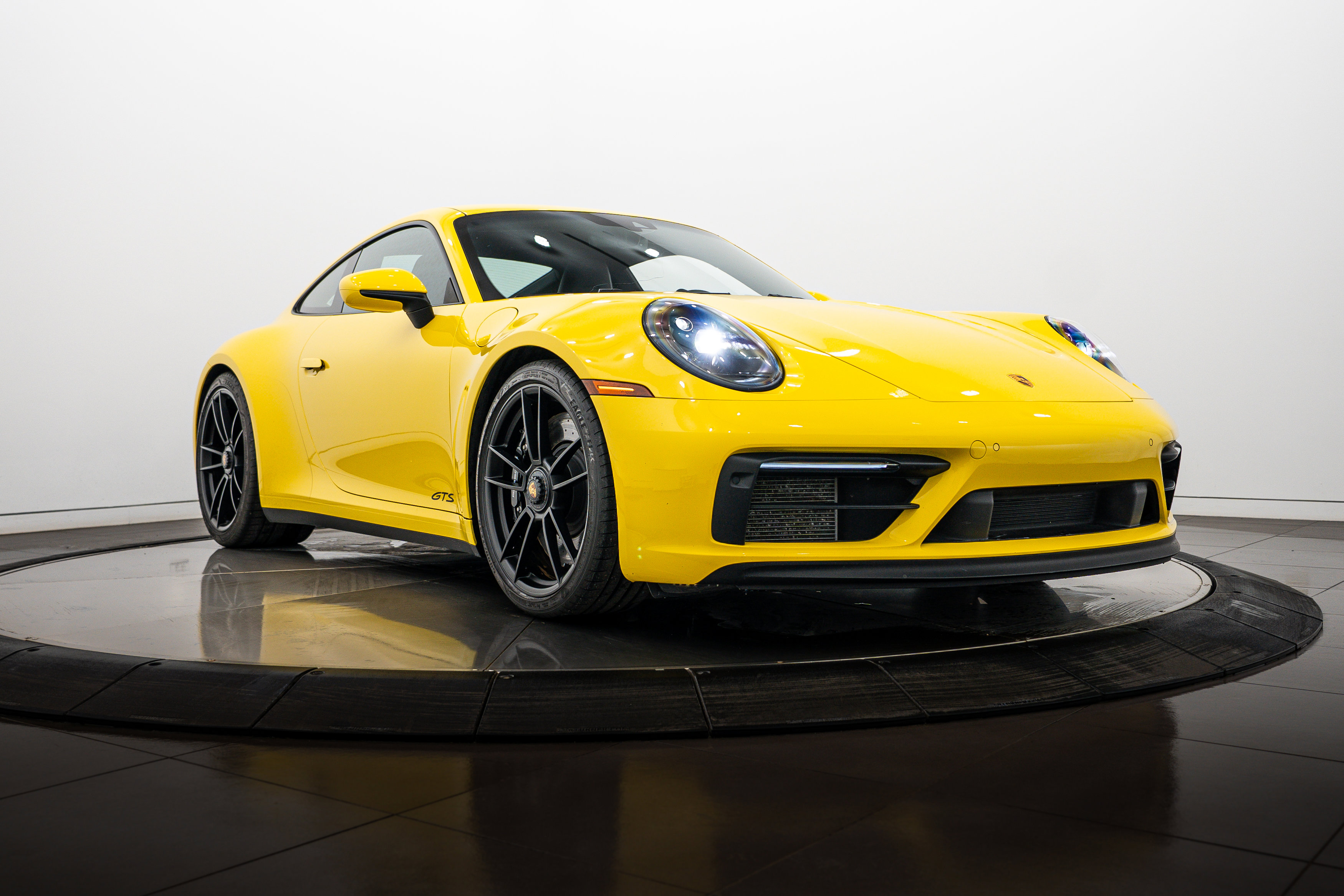Certified 2023 Porsche 911 Carrera GTS RWD image 9