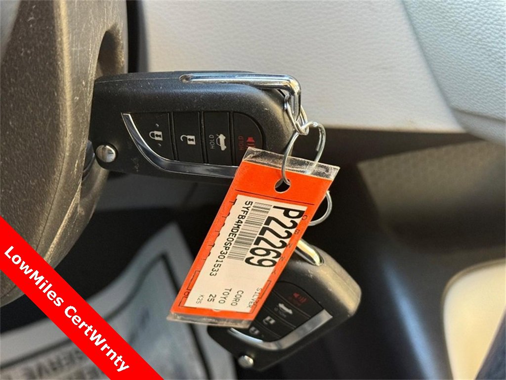 Used 2025 Toyota Corolla LE image 30