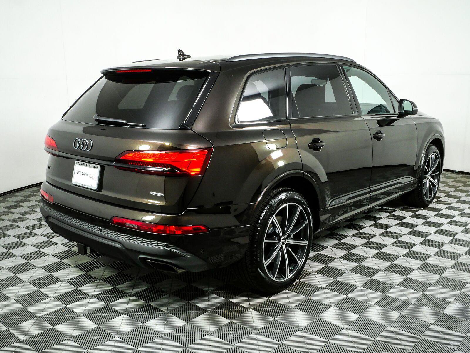 New 2026 Audi Q7 2.0T Premium Plus AWD/4WD image 3