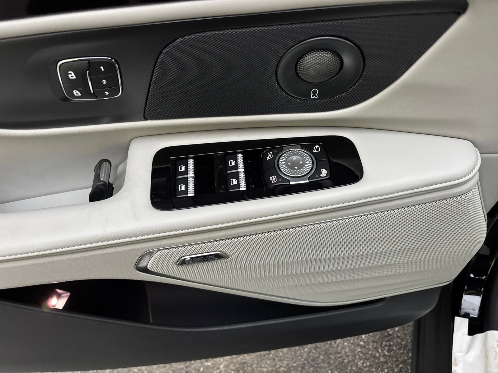 New 2026 Lincoln Nautilus Reserve image 13