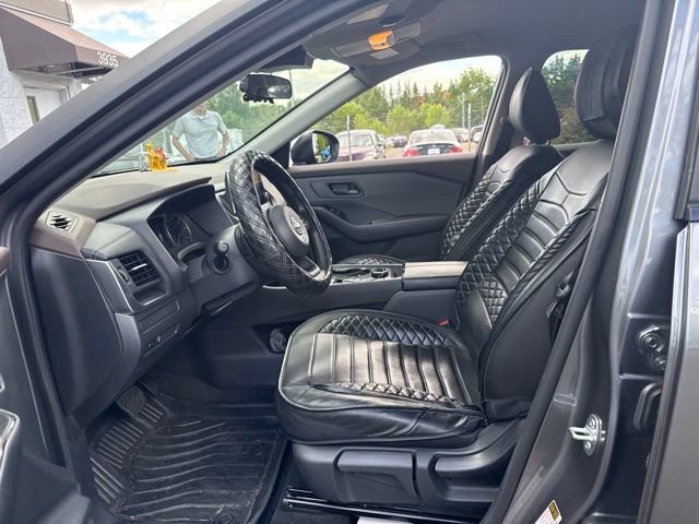 Used 2023 Nissan Rogue S AWD/4WD image 5