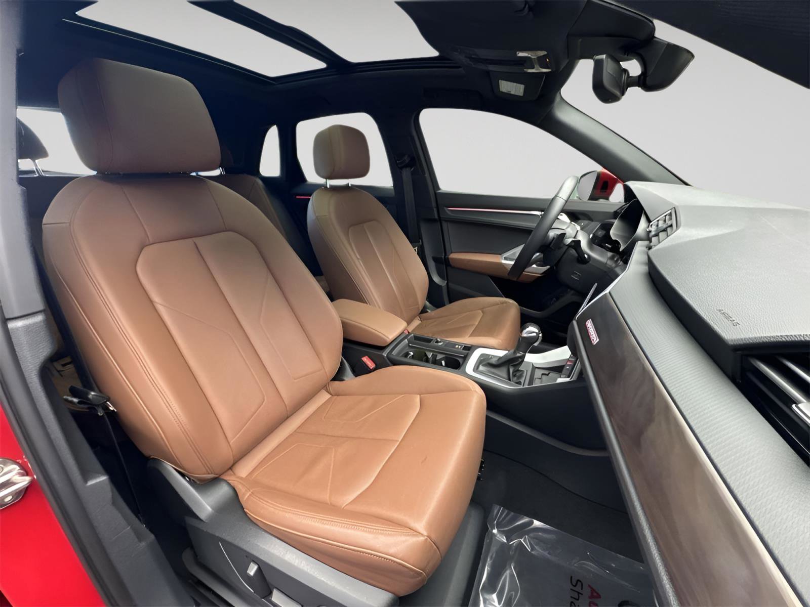 Used 2023 Audi Q3 2.0T Premium Plus w/ Premium Plus Package image 27