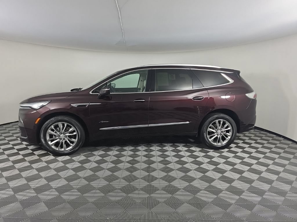 Used 2022 Buick Enclave Avenir w/ Avenir Technology Package AWD/4WD image 2