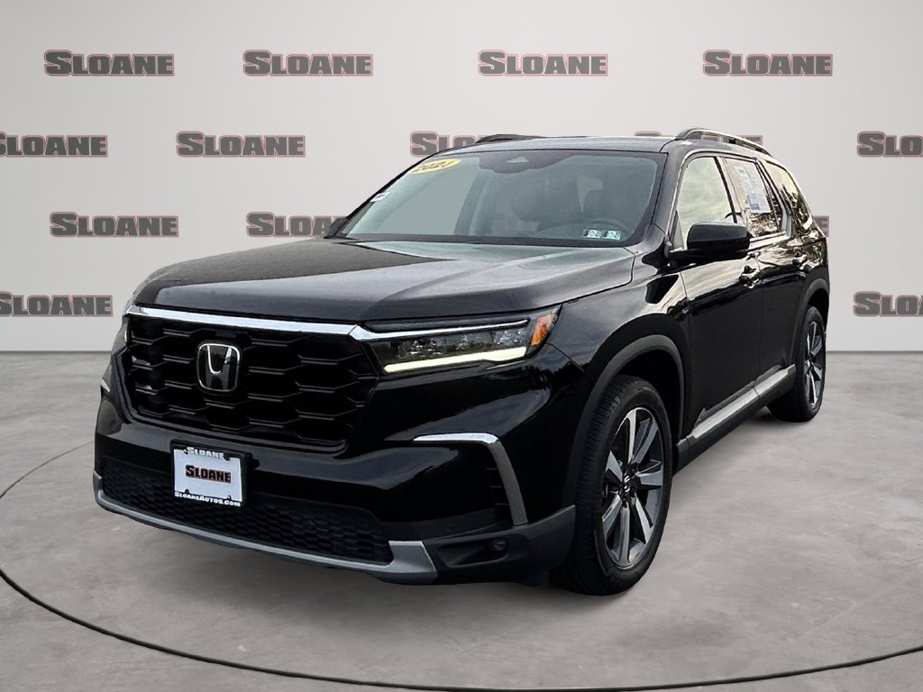 Certified 2024 Honda Pilot Touring image 1