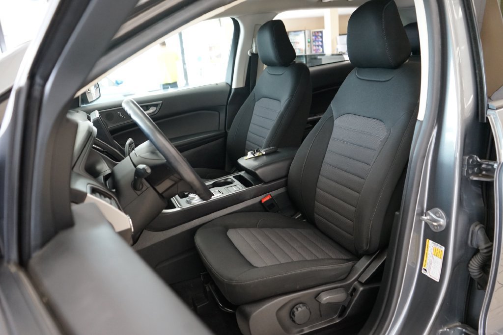 Used 2023 Ford Edge SE w/ Black Appearance Package AWD/4WD image 2