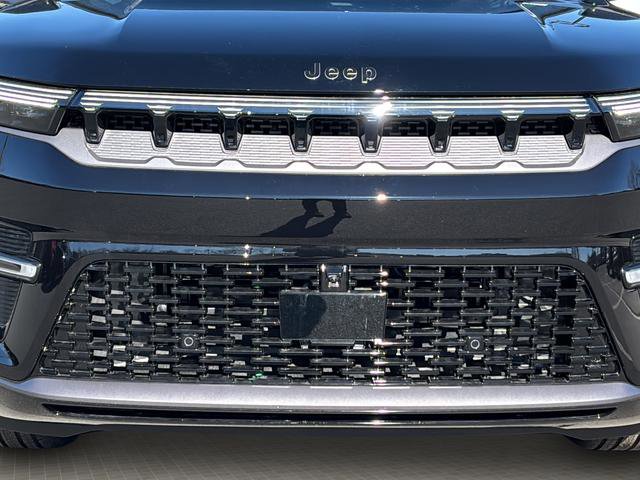 New 2026 Jeep Grand Wagoneer Summit image 9