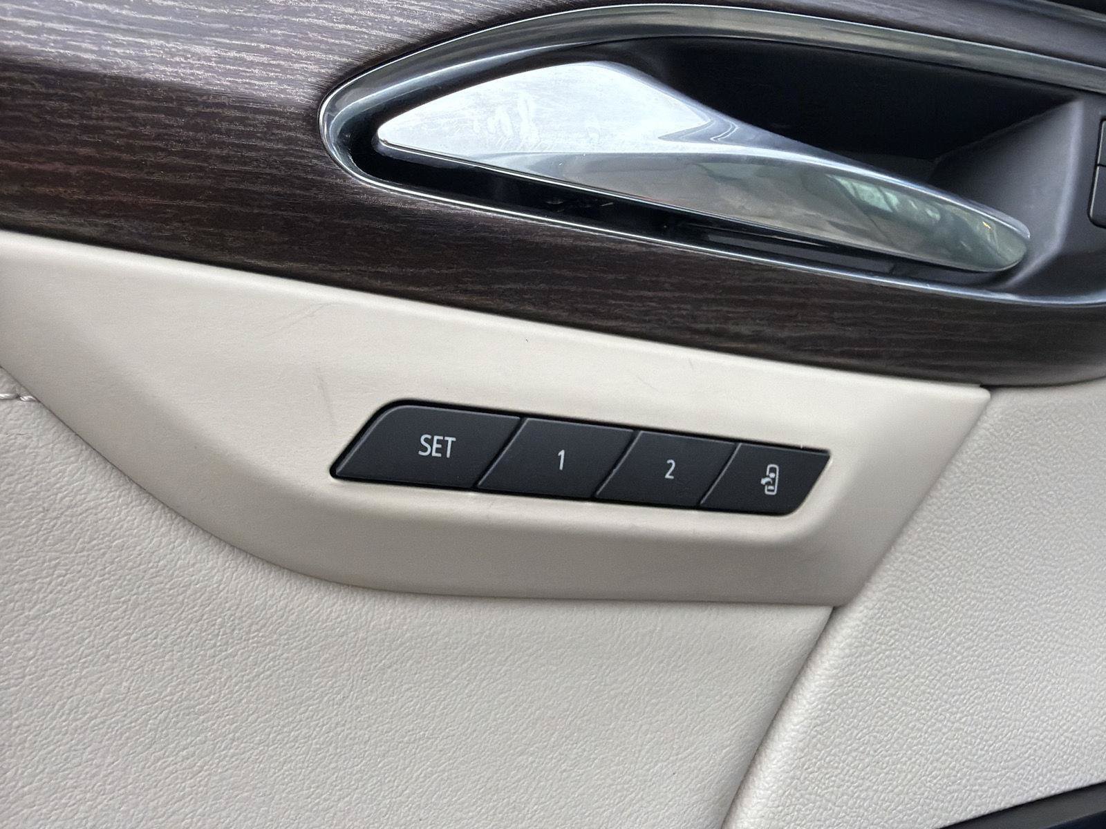 Used 2023 Buick Envision Avenir AWD/4WD image 18