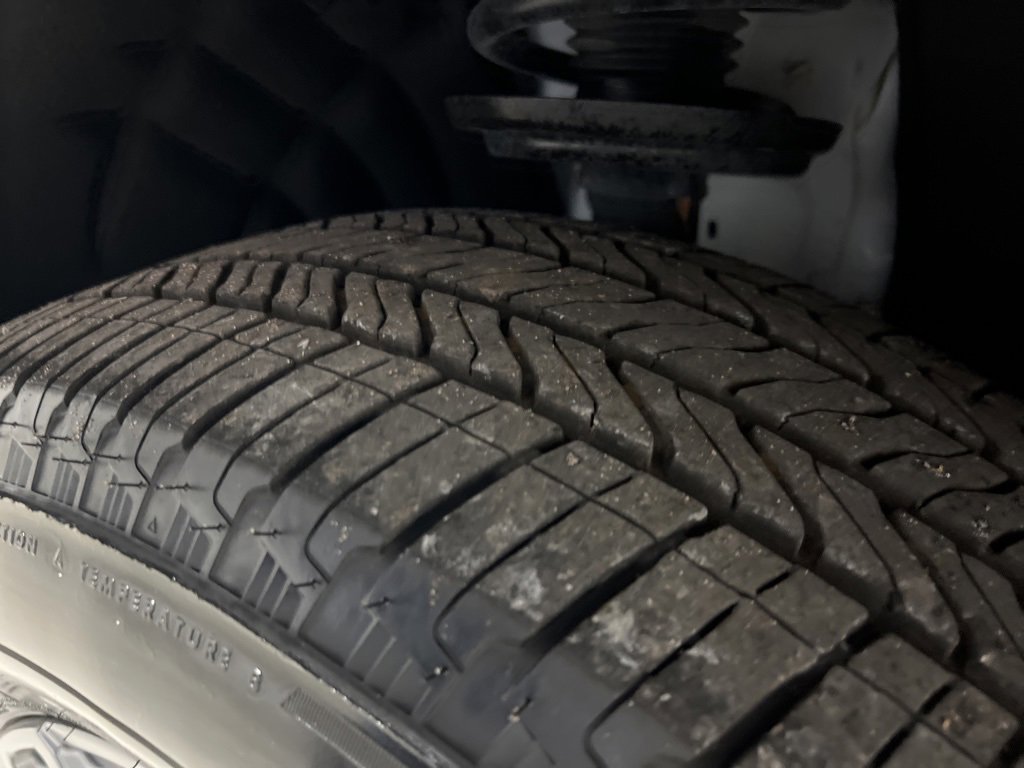 Used 2025 GMC Acadia Elevation image 47