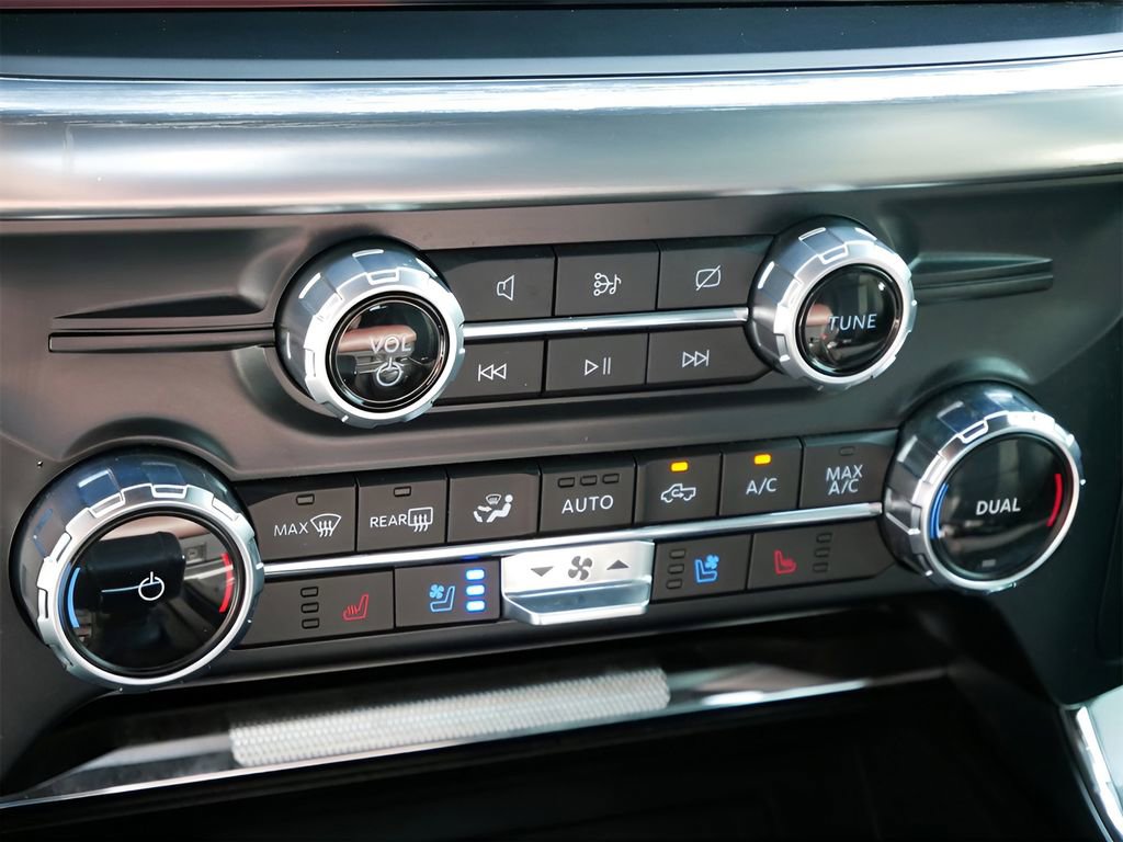 Used 2023 Ford F150 Lariat AWD/4WD image 26