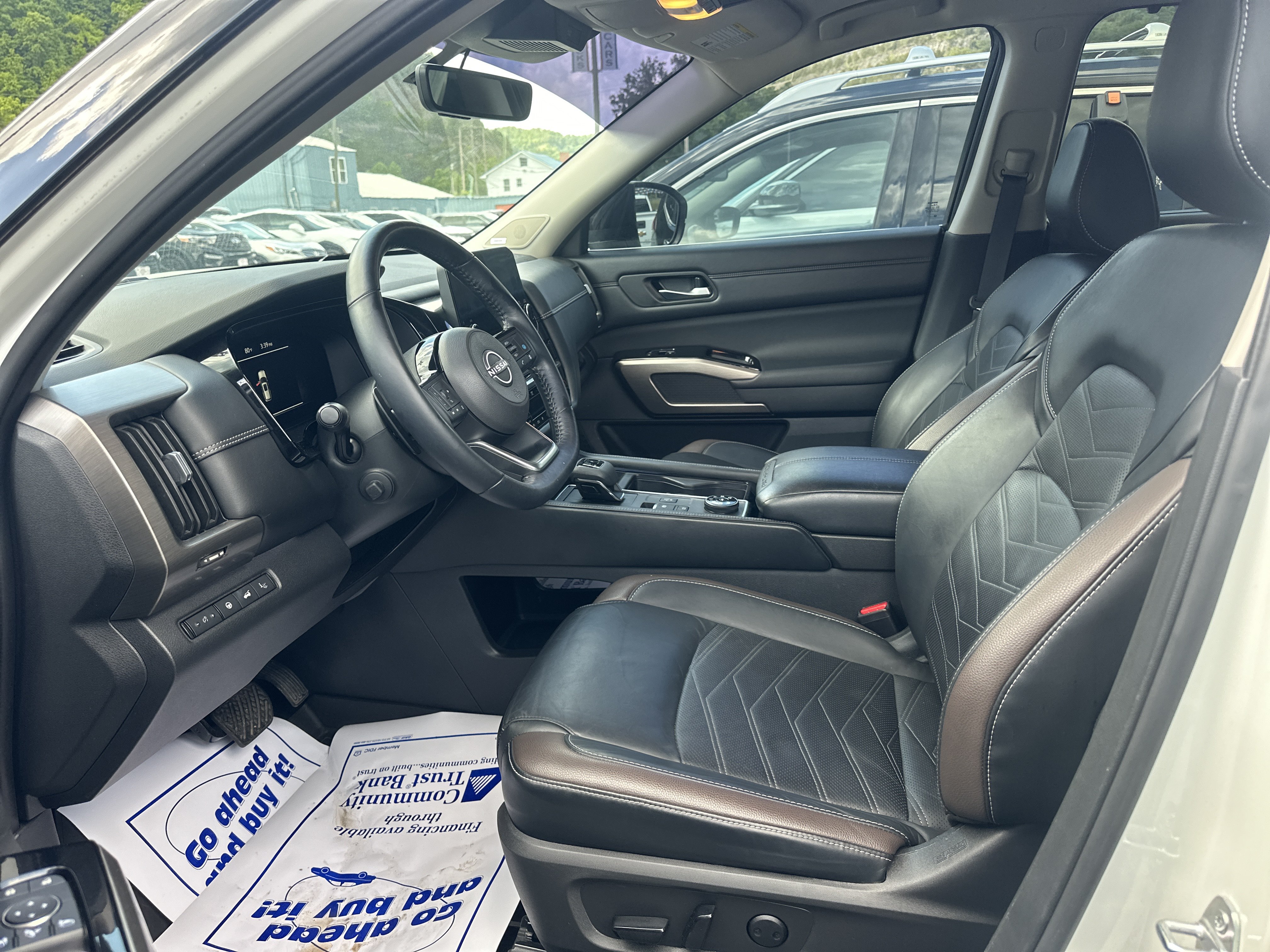 Used 2023 Nissan Pathfinder Platinum AWD/4WD image 22