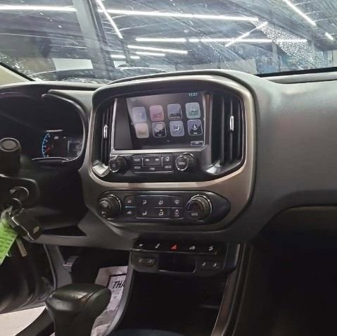 Used 2017 Chevrolet Colorado Z71 image 9