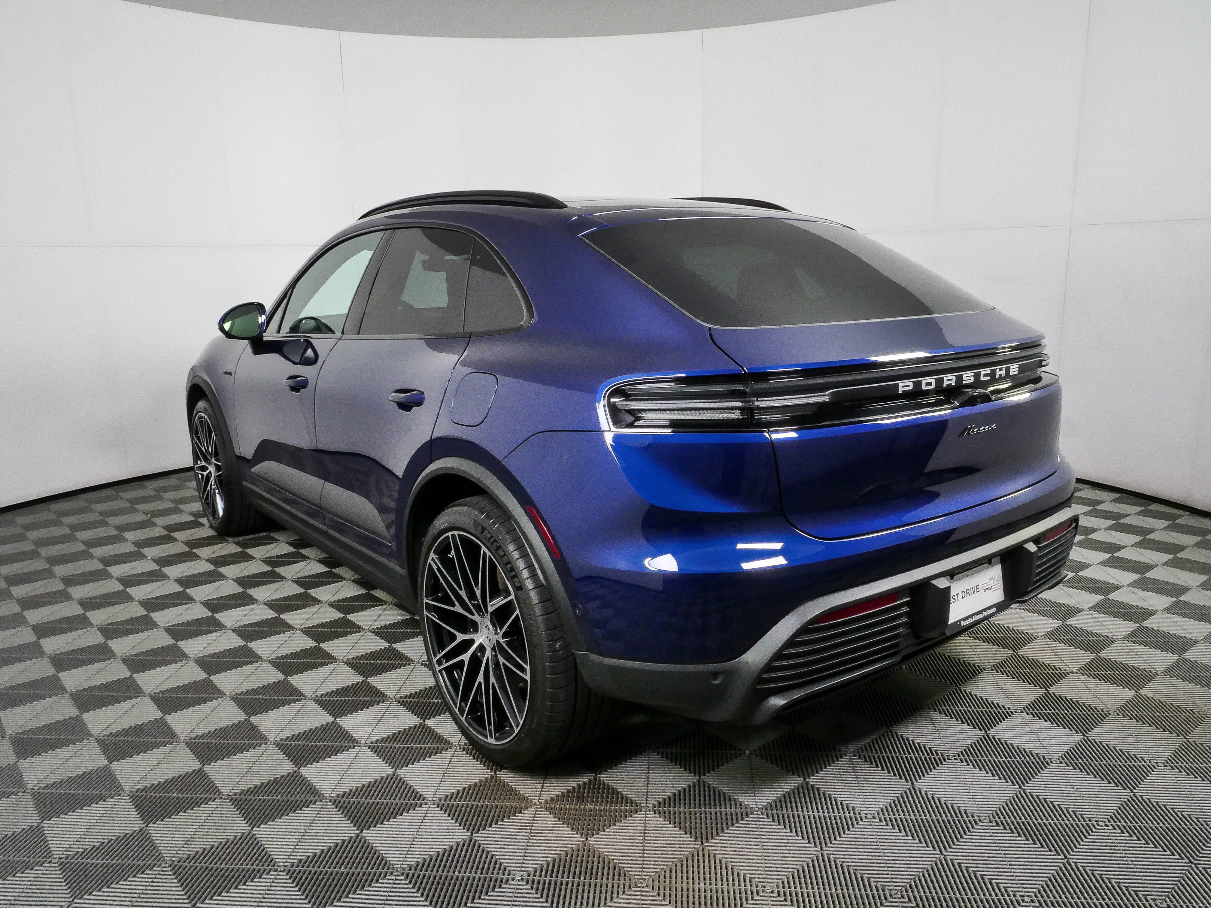 Certified 2025 Porsche Macan Electric RWD image 3