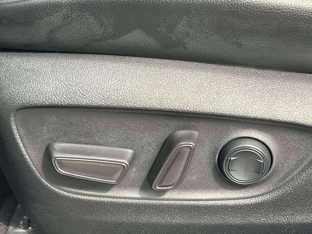 Used 2022 Toyota Highlander XLE AWD/4WD image 21