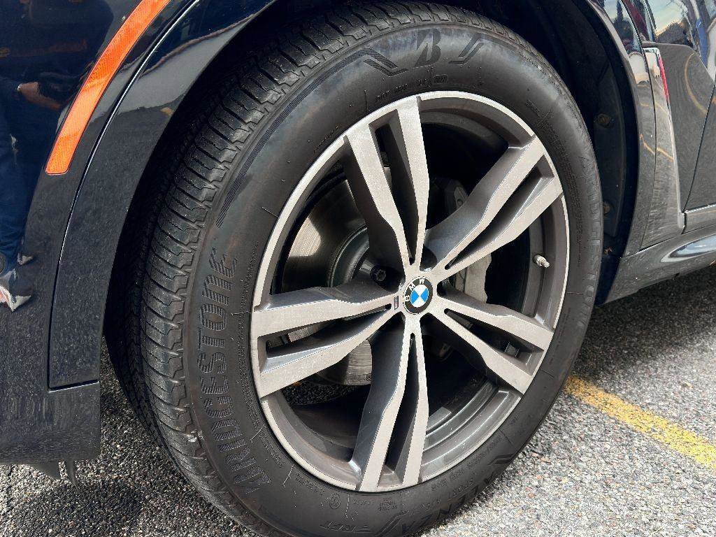 Used 2020 BMW X7 xDrive40i w/ M Sport Package image 16