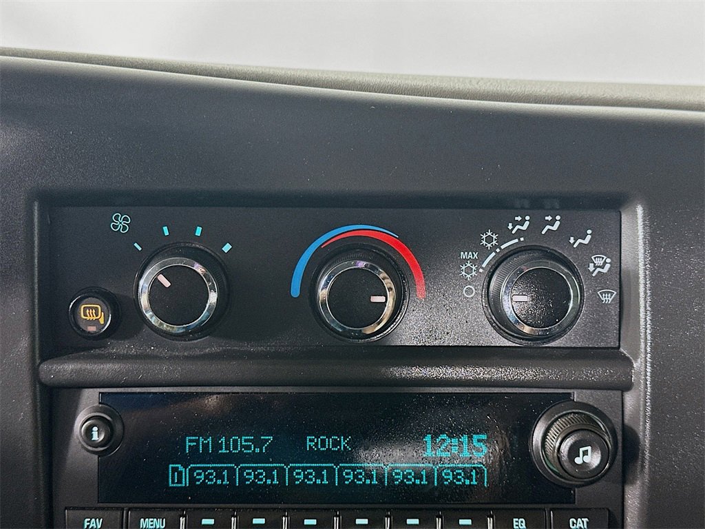 Used 2024 Chevrolet Express 2500 image 18