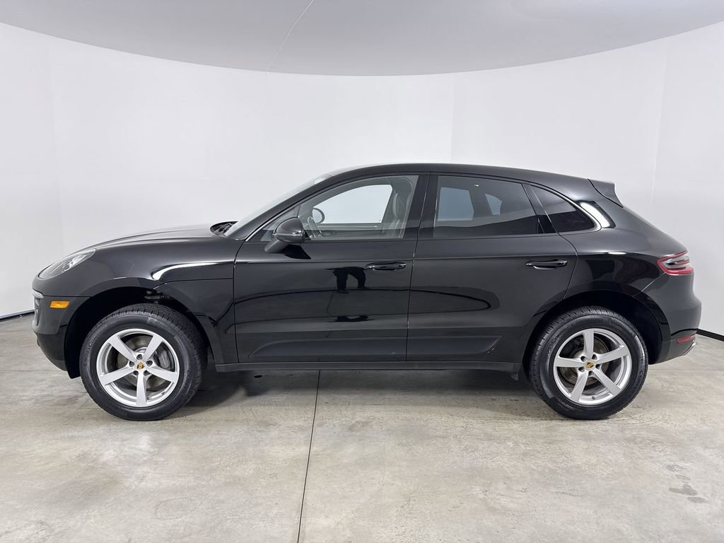 Certified 2018 Porsche Macan AWD/4WD image 2