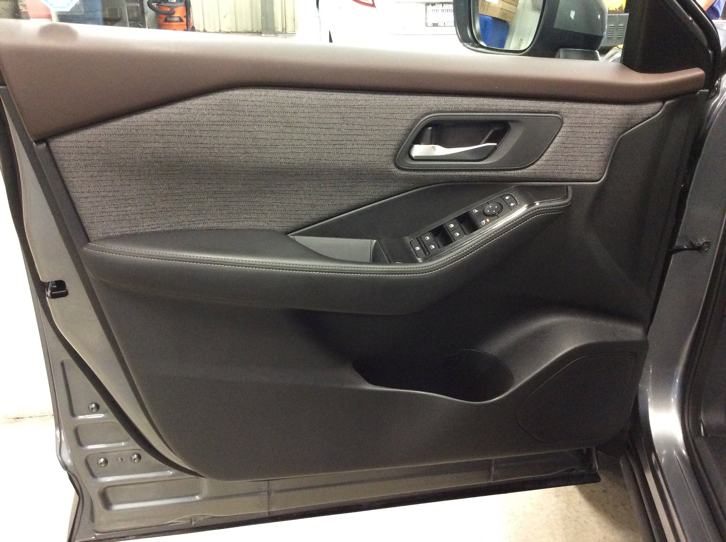 Used 2022 Nissan Rogue SV AWD/4WD image 12