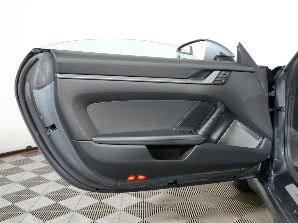 Certified 2025 Porsche 911 Carrera RWD image 25