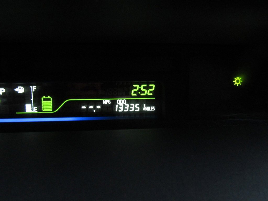 Used 2012 Toyota Prius V image 32