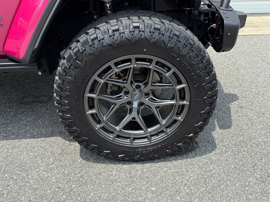 Used 2024 Jeep Wrangler Unlimited Rubicon 392 image 32