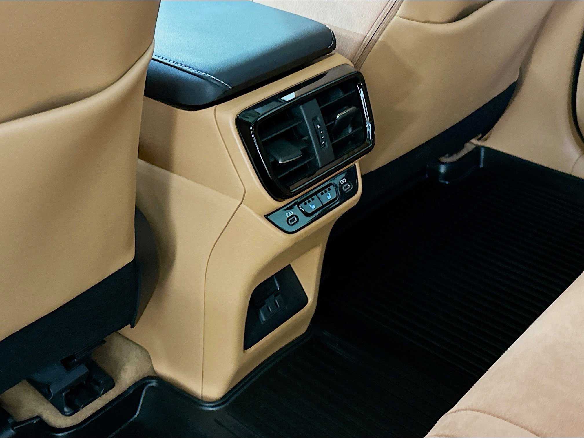 Used 2023 Lexus RZ 450e Premium w/ Accessory Package (2T) image 29