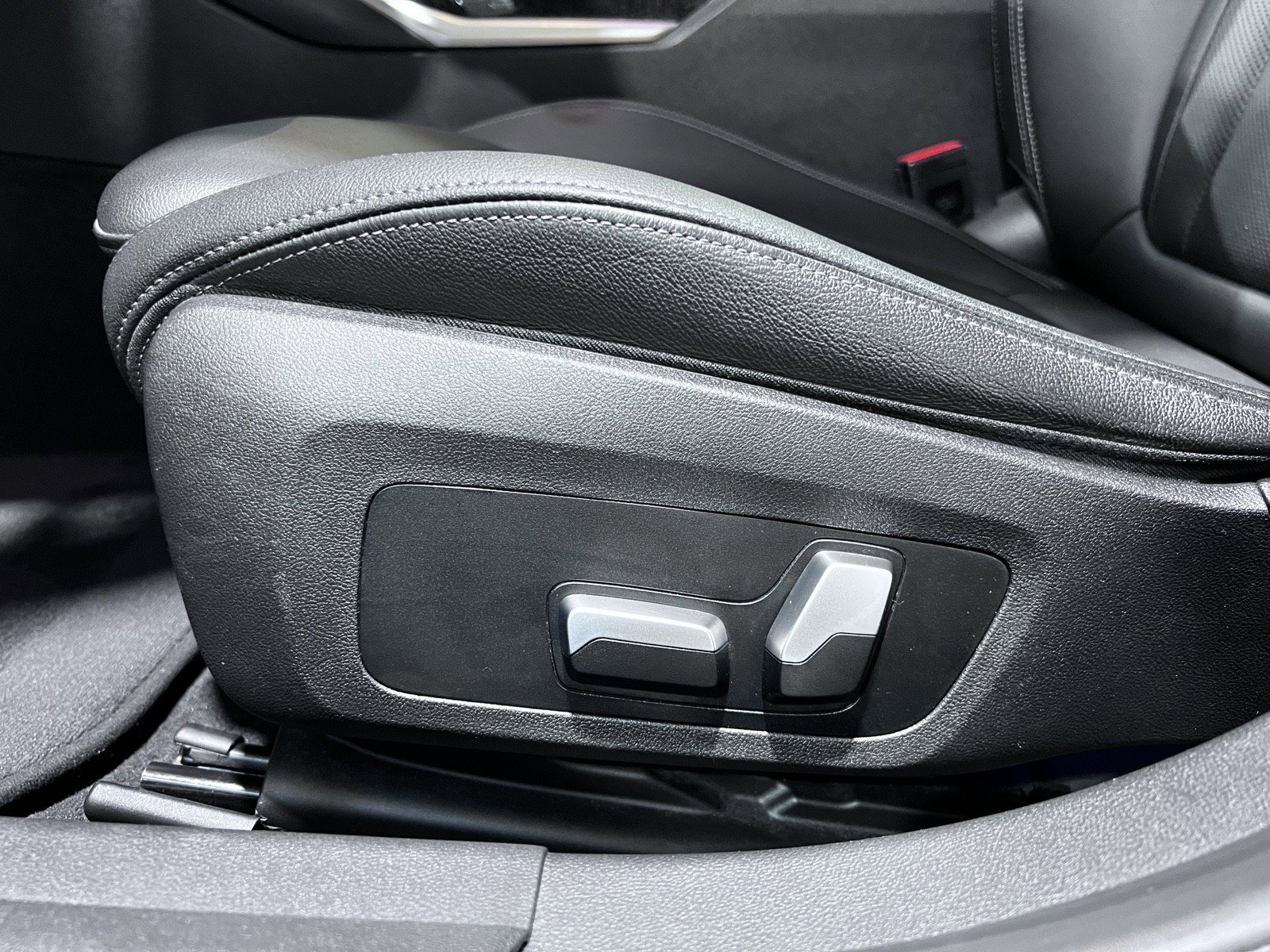 Used 2022 BMW 330i Sedan image 24