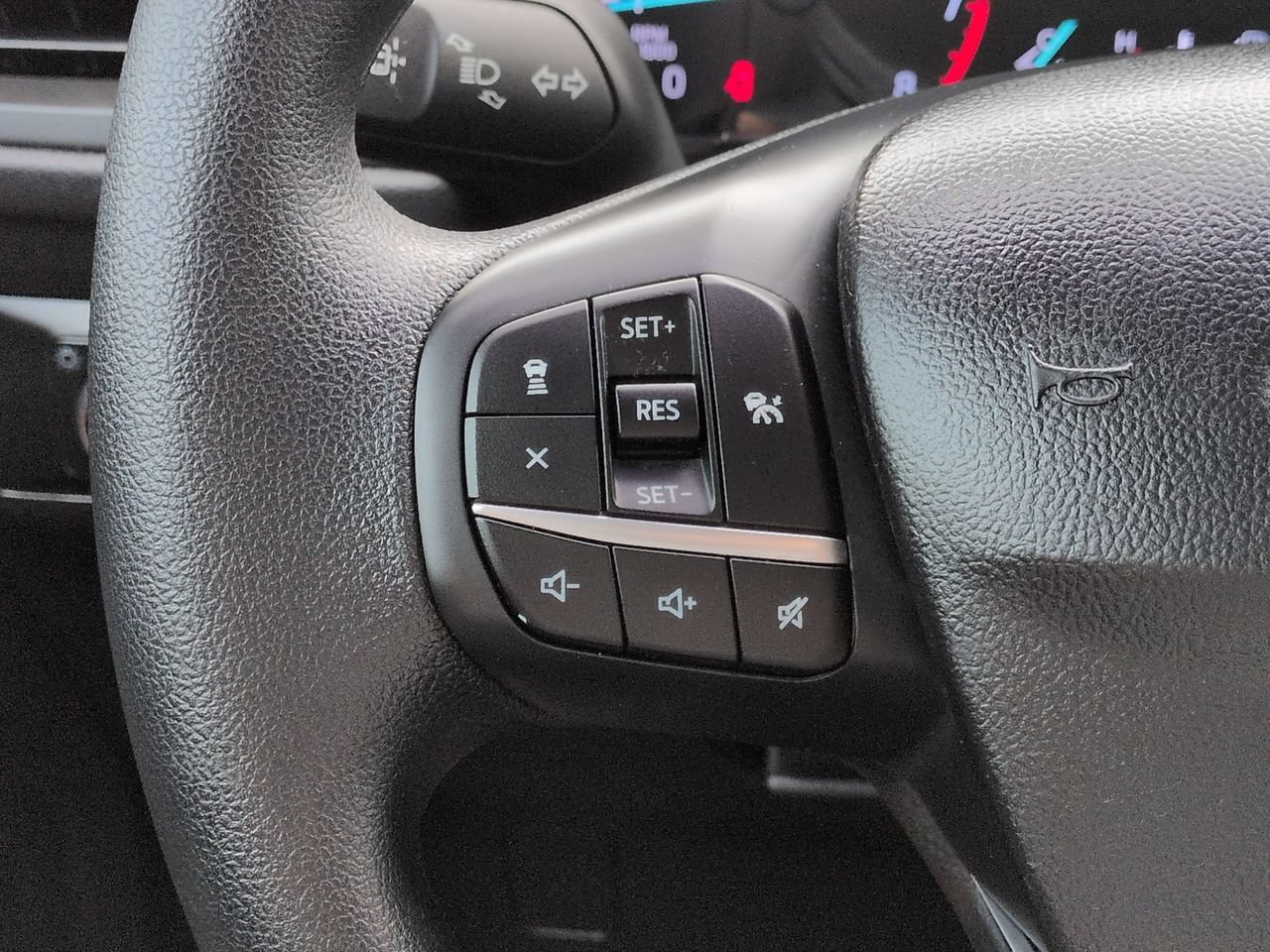 Used 2020 Ford Escape SE FWD image 25