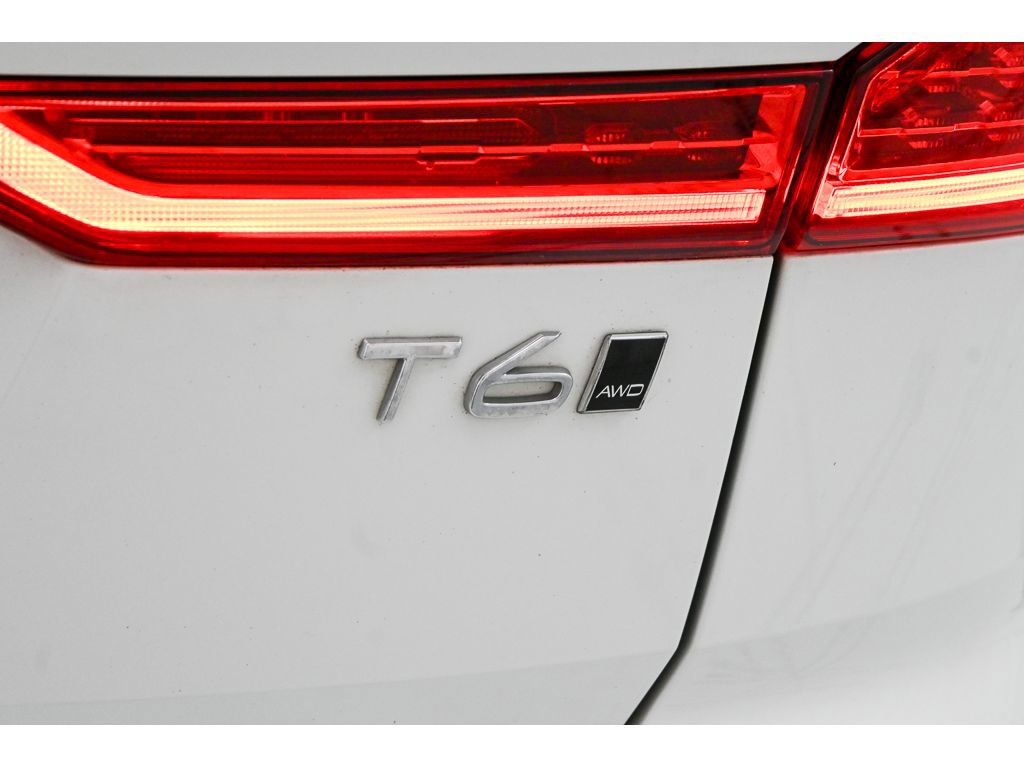 Used 2018 Volvo XC60 T6 Momentum w/ Vision Package image 60