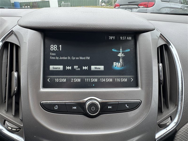 Used 2017 Chevrolet Cruze LT w/ Convenience Package image 18