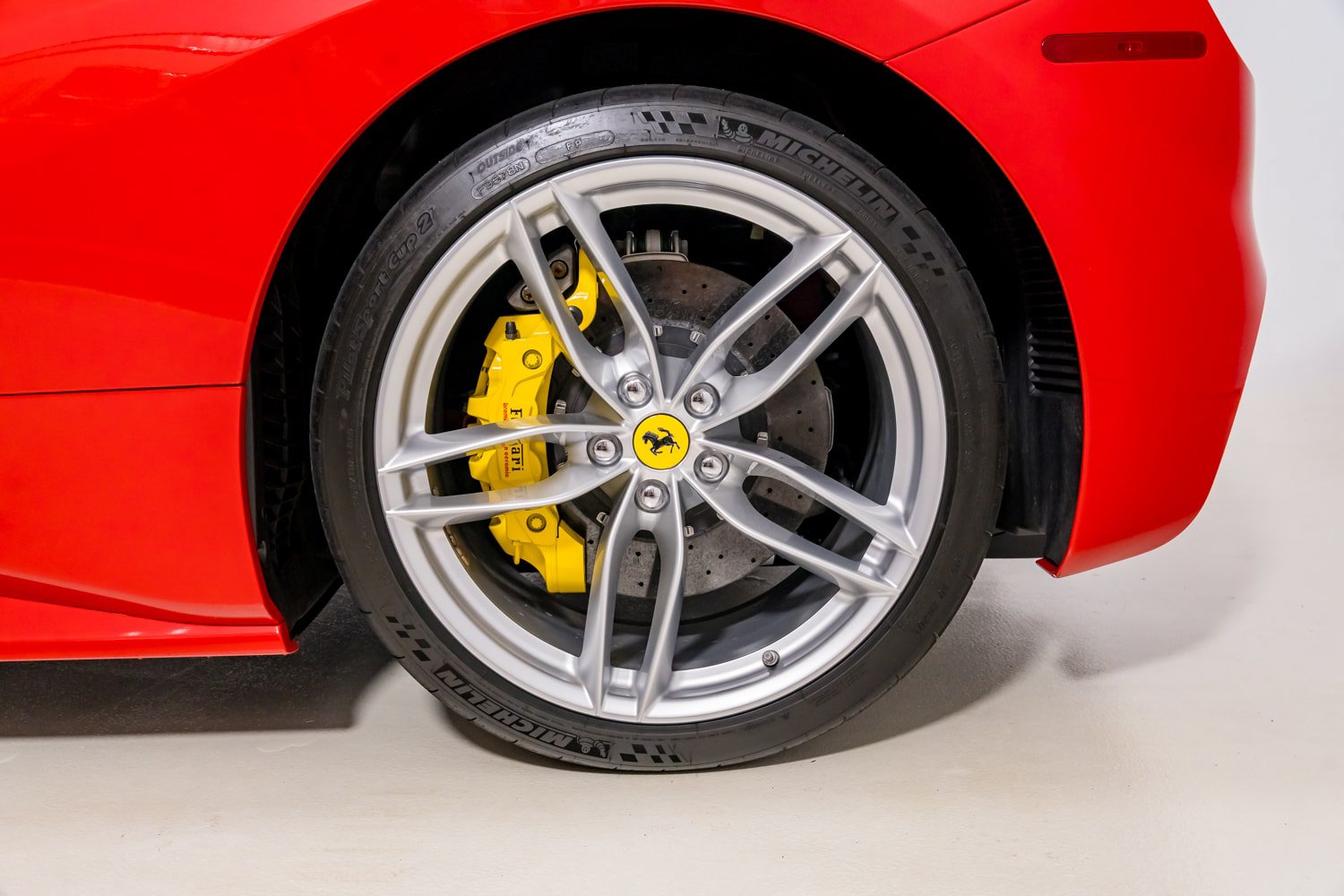 Used 2019 Ferrari 488 GTB RWD image 13