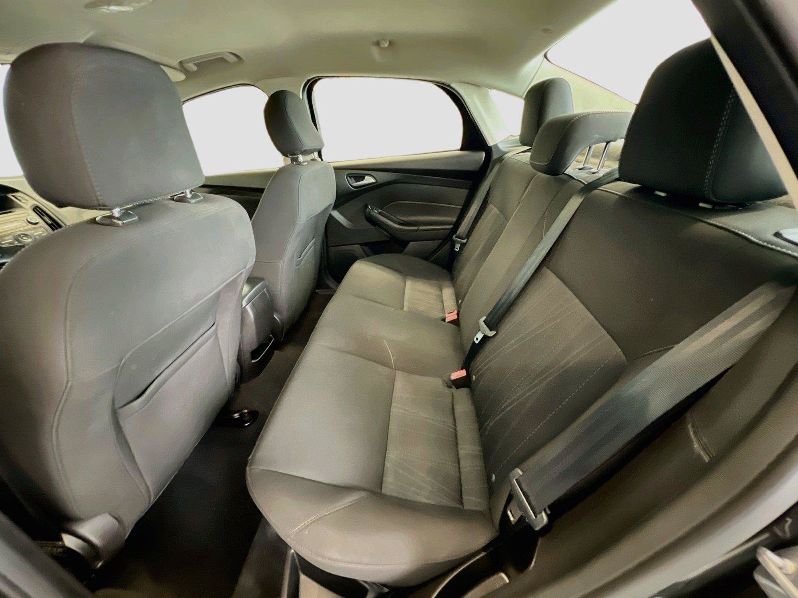 Used 2016 Ford Focus SE FWD image 21
