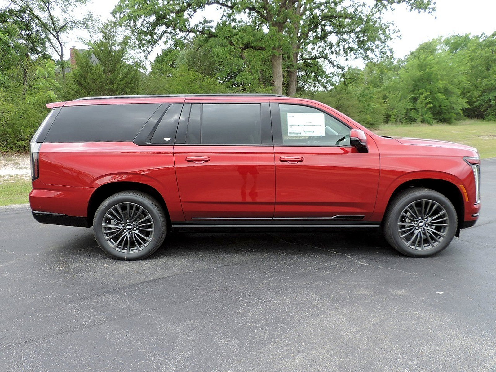New 2026 Cadillac Escalade ESV Platinum Sport AWD/4WD image 4