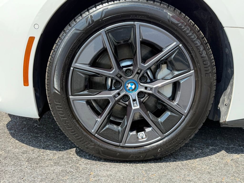 Used 2023 BMW i4 eDrive35 w/ Premium Package RWD image 8