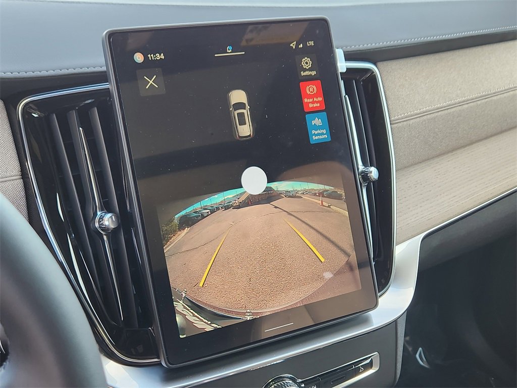 New 2026 Volvo XC90 B5 Core image 12