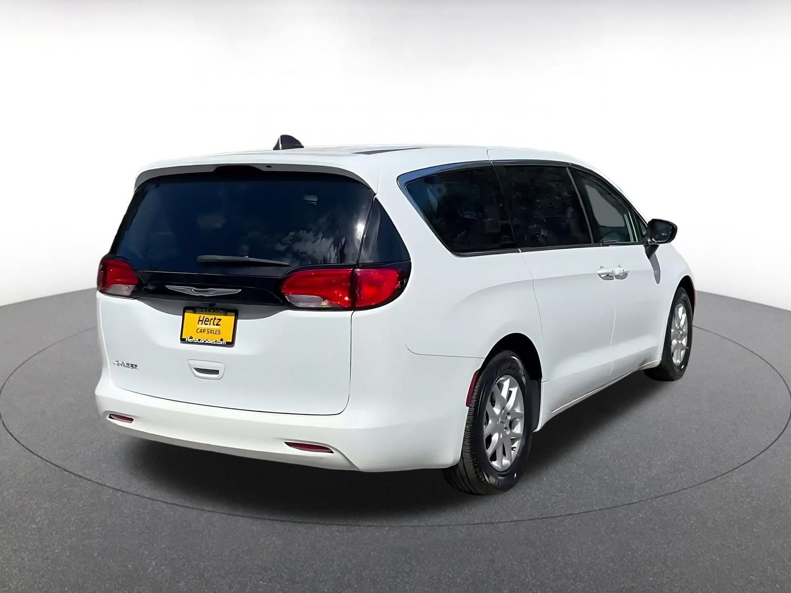 Used 2024 Chrysler Voyager LX FWD image 13