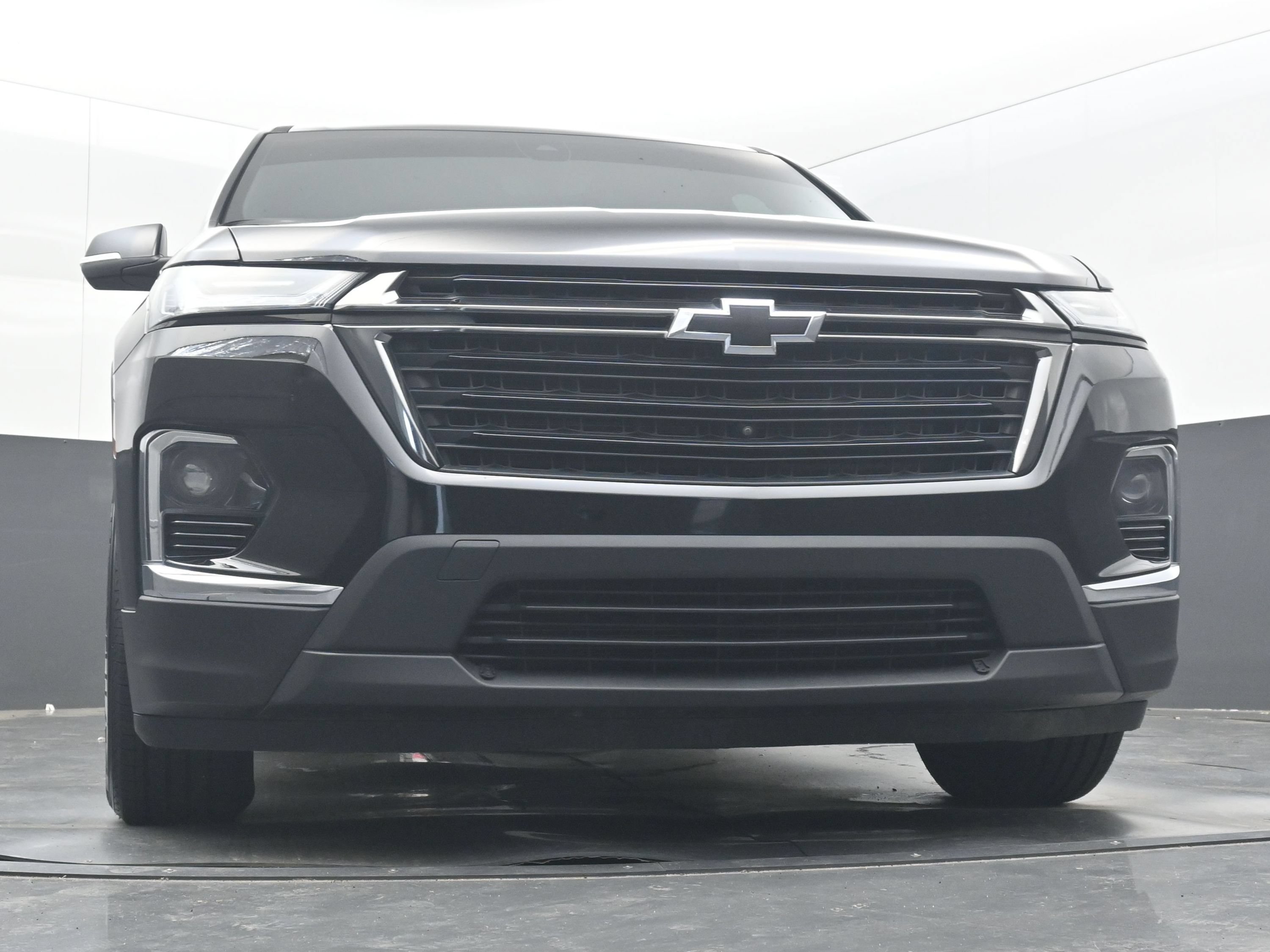 Used 2023 Chevrolet Traverse LT FWD image 30