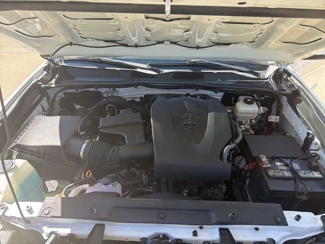 Used 2020 Toyota Tacoma TRD Off-Road w/ Technology Package image 34