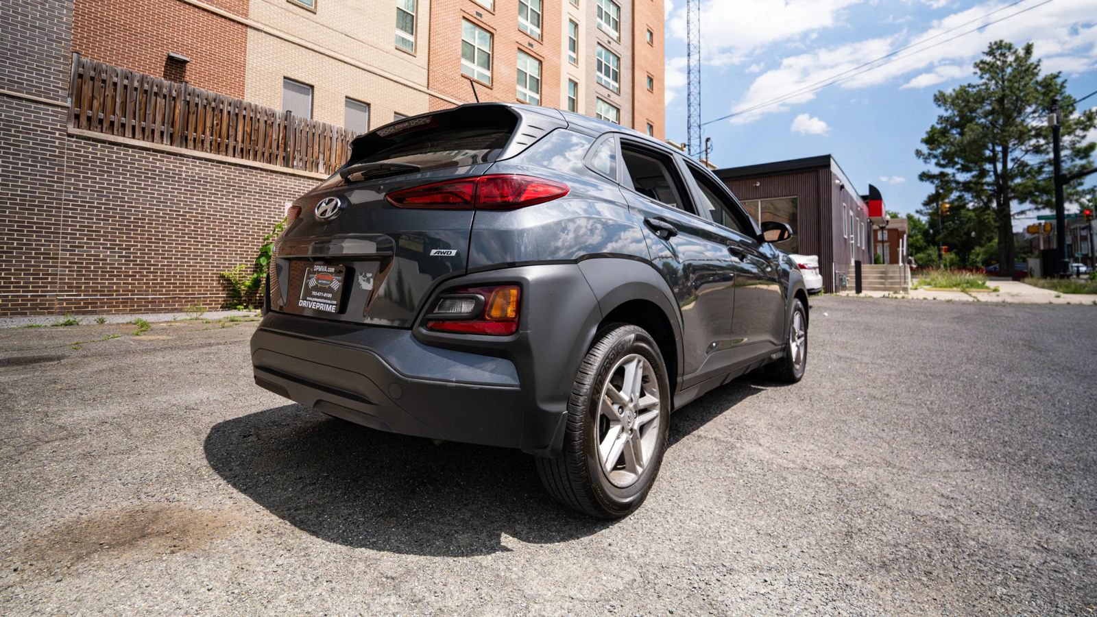 Used 2021 Hyundai Kona SE AWD/4WD image 3