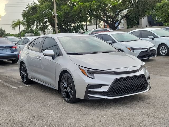 Used 2025 Toyota Corolla SE FWD image 1