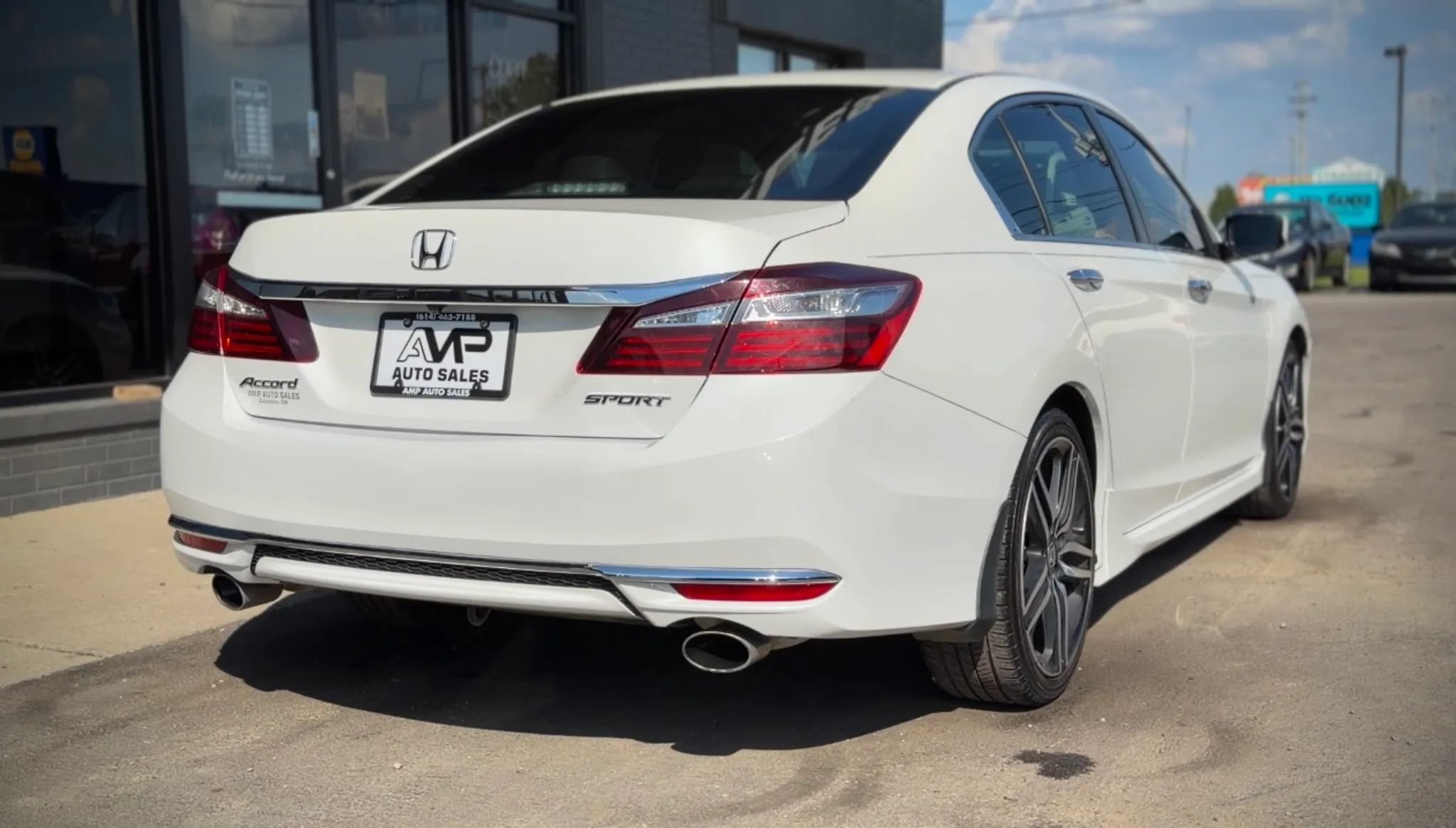 Used 2017 Honda Accord Sport image 2