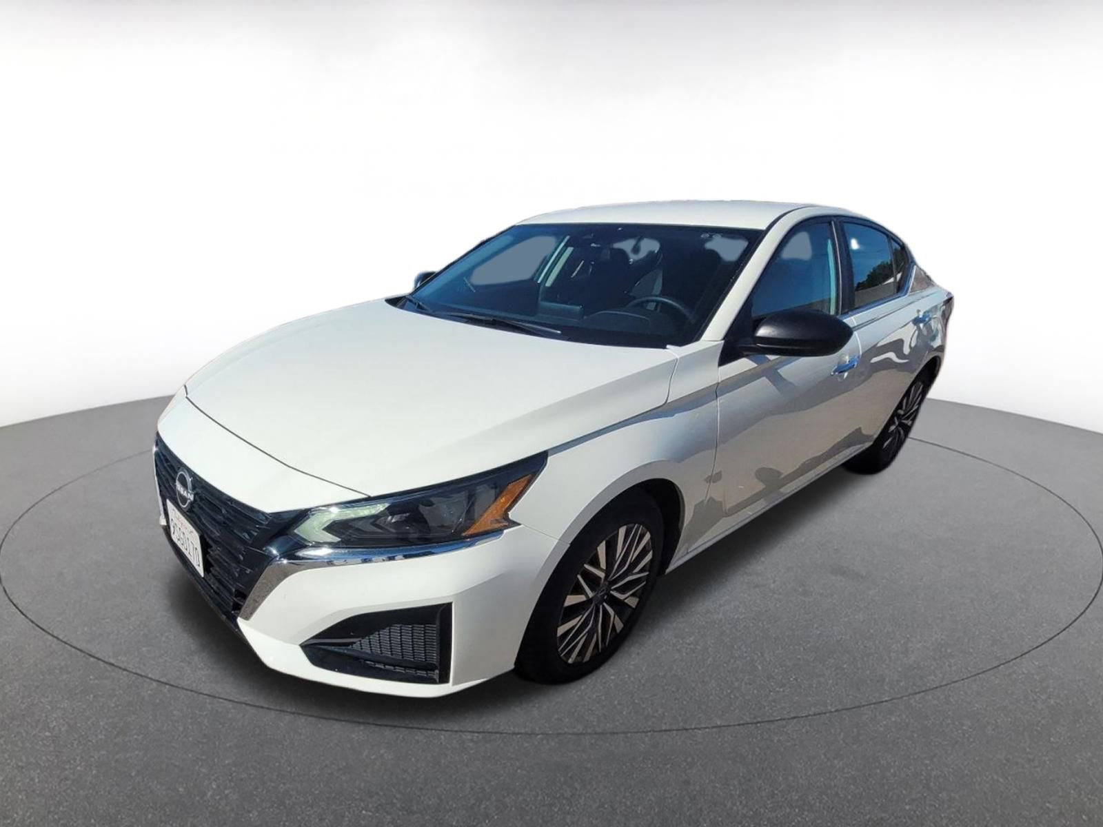 Used 2025 Nissan Altima 2.5 SV image 4