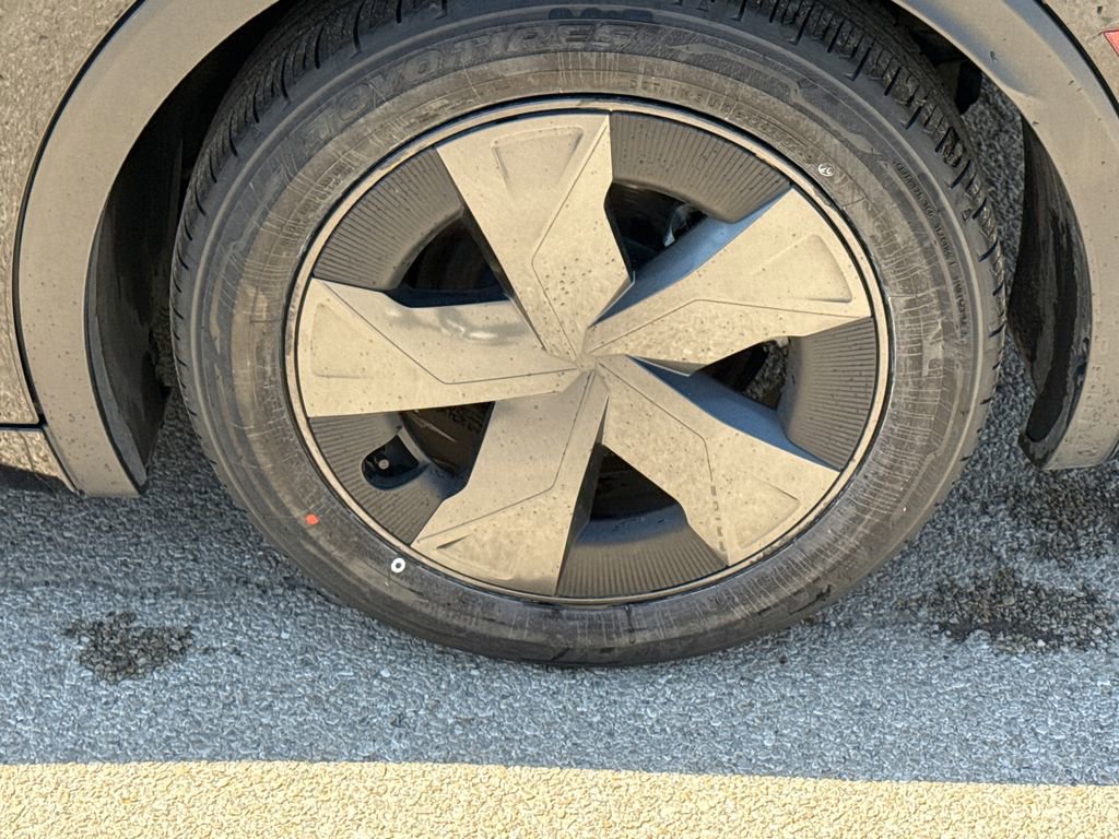 Used 2024 Toyota Prius LE image 9