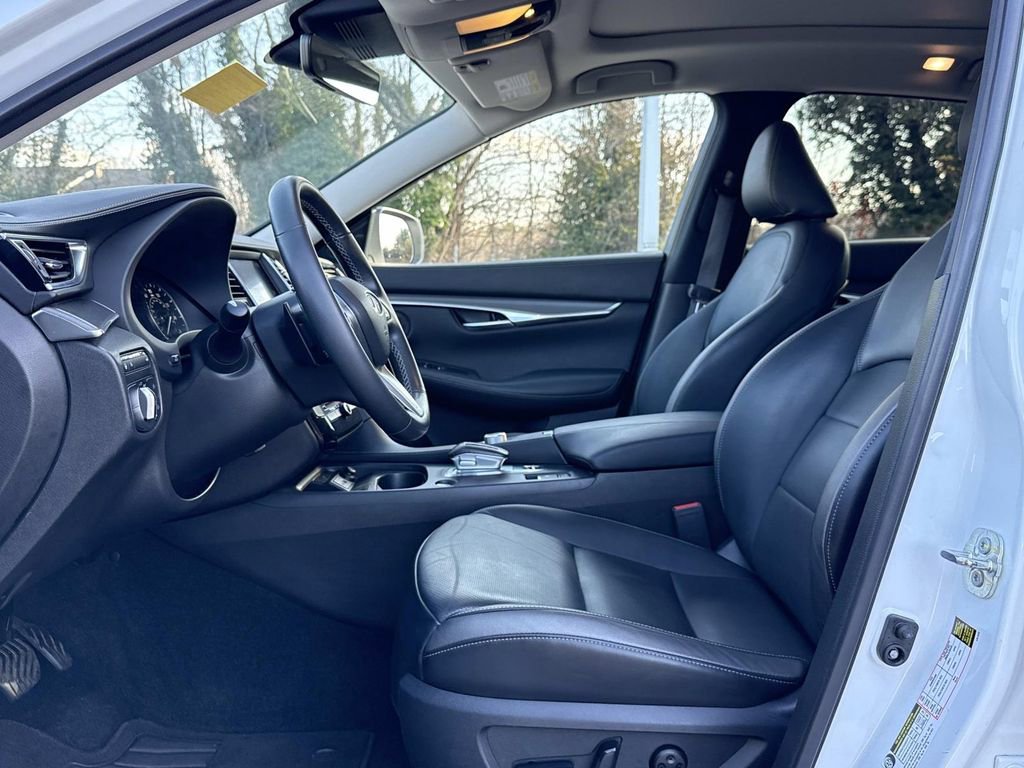 Certified 2023 INFINITI QX50 Luxe image 16