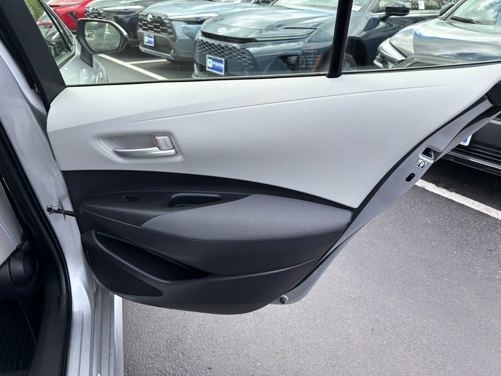 Used 2021 Toyota Corolla LE FWD image 11